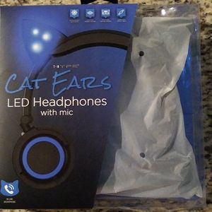 Cat Ear Light-Up Headphones w/mic